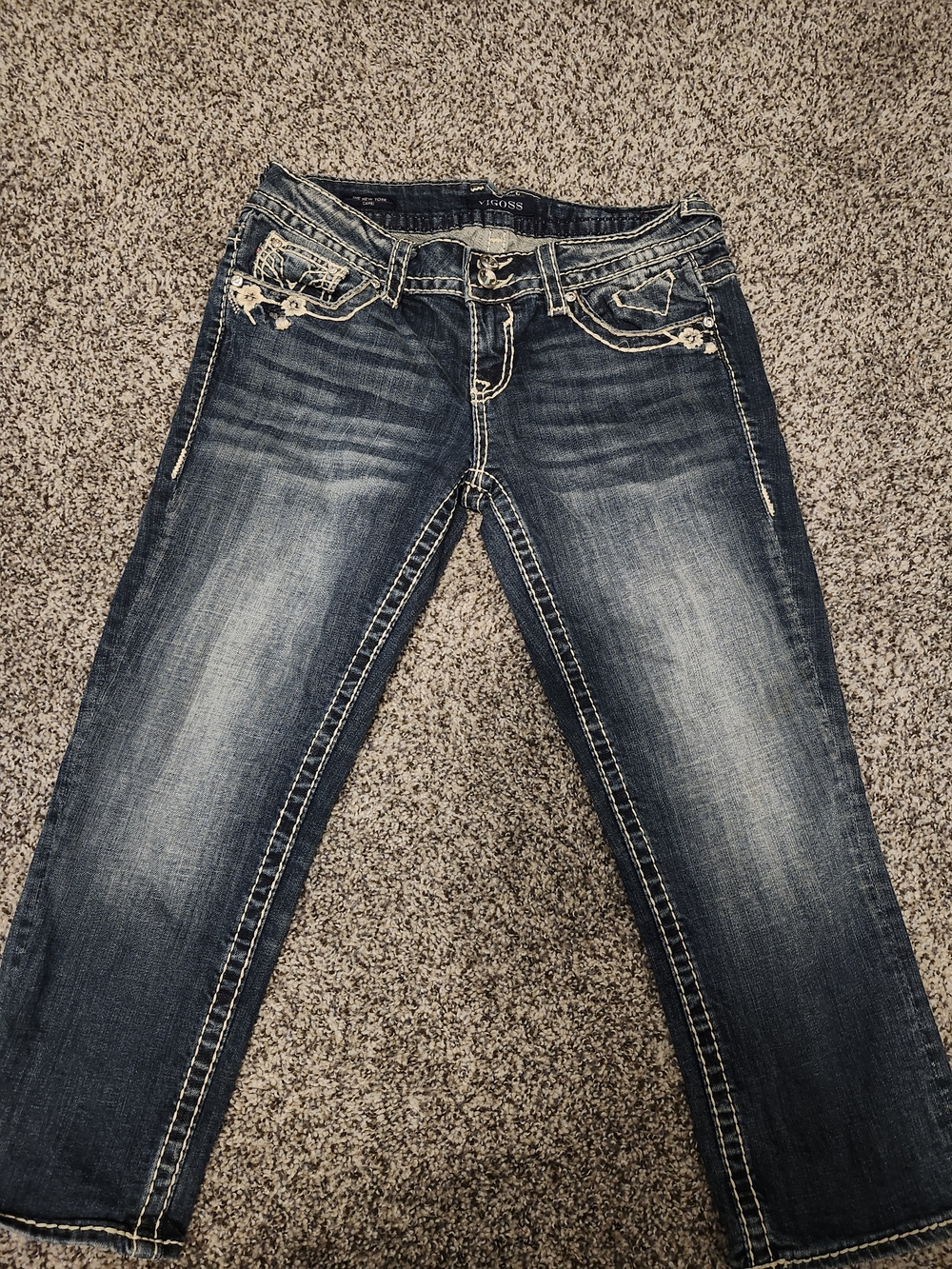 Vigoss Women’s Washed Blue Capri Jeans with Embroidered Pockets